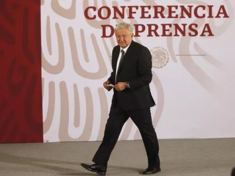 Presidente de México espera que Biden cumpla con una reforma migratoria