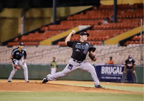 El panameño Paolo Espino pone  la final 2-0 a favor de los Gigantes