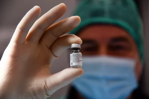 ¿Cómo quedaron divididas las fases de vacunación contra la covid-19 en Panamá?