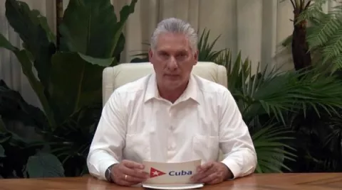 Diez muertos y 25 heridos al caer un autobús por un puente en oeste de Cuba