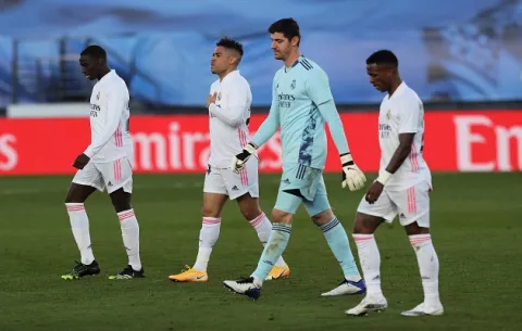 Real Madrid no puede contra el Levante y ve alejarse la Liga