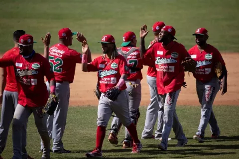 Panamá se impone a Venezuela en la Serie del Caribe