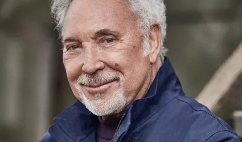 Tom Jones lanzará un nuevo disco a sus 80 años, 'Surrounded By Time'