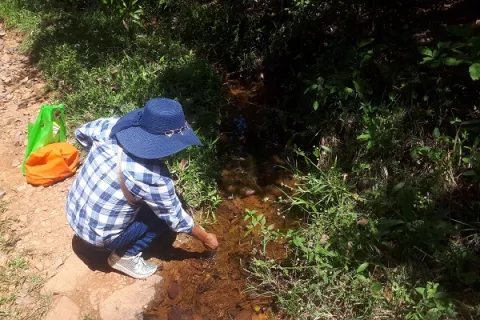 Niños y adultos en La Lima de Veraguas enfrentan problemas de salud por beber agua contaminada