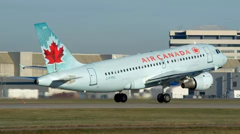 Air Canada perdió en 2020 $4,647  millones a consecuencia del virus
