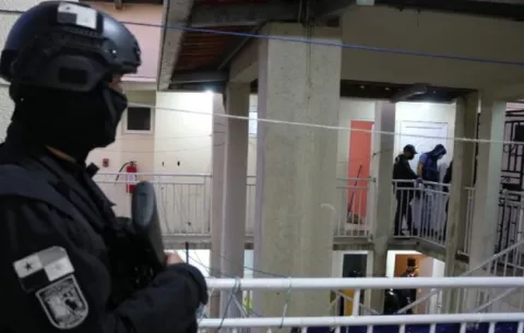 Policía y Ministerio Público realizan operativo en Altos de Los Lagos en Colón