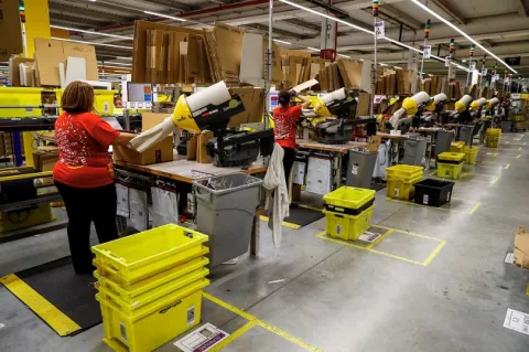 Nueva York demanda a Amazon por no proteger a sus trabajadores 