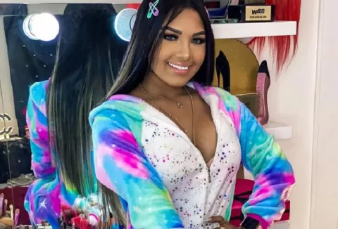 Anyuri: A pesar de las constantes críticas, la cantante llegó a un millón de seguidores en Instagram