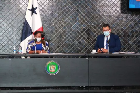  Diputados citan a la ministra del Mides y a la directora de la Senniaf