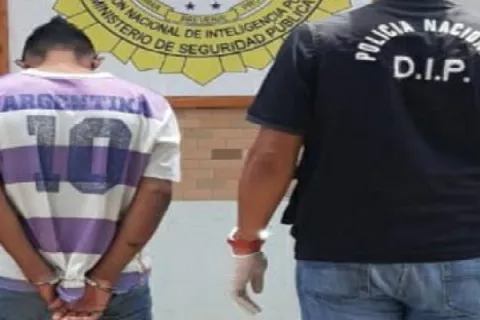 Juez de garantías aplica medida de reporte periódico a implicado en caso de posesión de armas y explosivos en Chiriquí