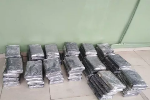 Decomisan 70 paquetes de droga ocultos en una camioneta con doble fondo en Chiriquí