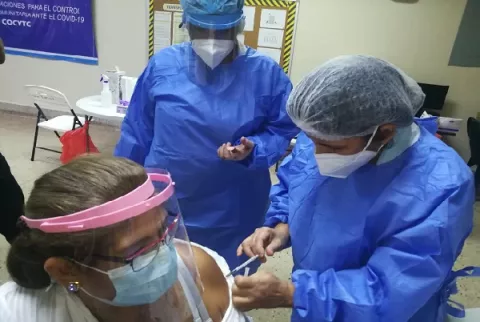 Más de 8,000 personas han sido vacunadas contra la covid-19 en Chiriquí