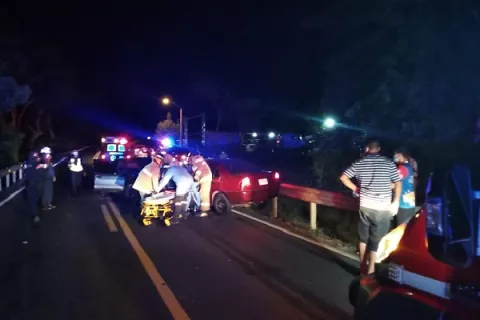Colisión frontal deja un muerto y una joven herida en Herrera
