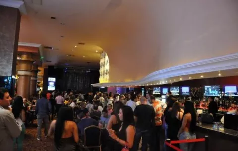 Minsa anuncia apertura de cines, casinos, juegos de azar y canchas recreativas a partir del 6 de marzo