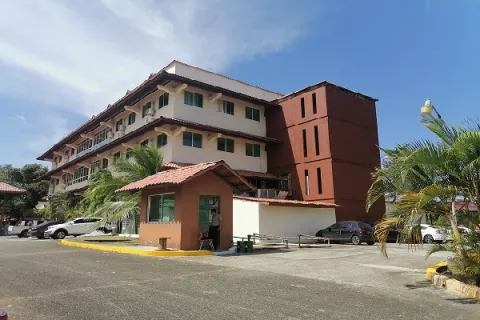 Minsa y CSS atienden a integrantes de la Academia de Oficiales de Colón por casos de covid-19