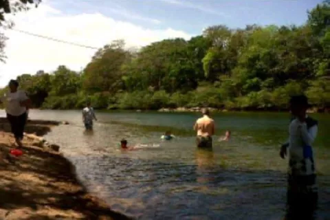Gobernación de Colón prohíbe que se utilice el río Gatún como balneario