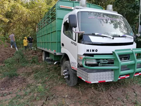 MiAmbiente investiga contaminación de una quebrada con sangre animal en Capira 