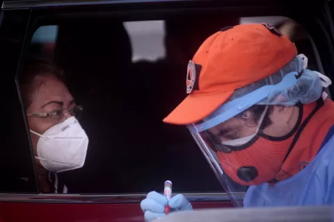 Panamá supera las 5,600 muertes por coronavirus en 11 meses de pandemia