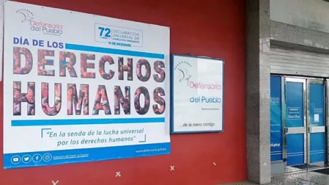 Defensoría del Pueblo propone que se permita circulación de taxis en lugares donde se levanta la cuarentena
