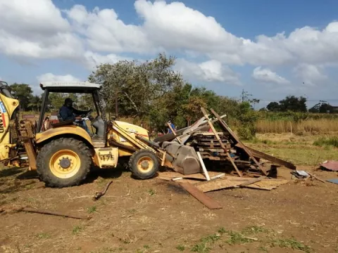 Desalojan a precaristas que se tomaron terrenos del Hospital Nicolás Solano en La Chorrera