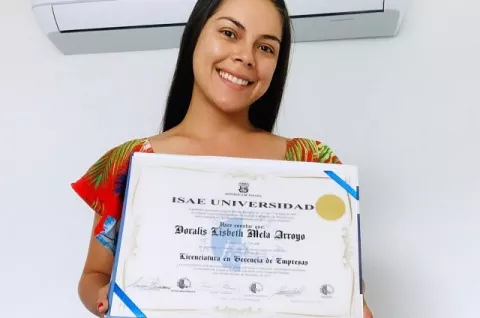 Doralis Mela: ¡Enhorabuena! 'La Tepesita' ya tiene su diploma universitario 