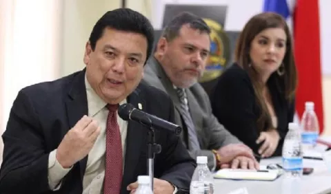 Eduardo Ulloa  no prosiguió con la  persecución que se tuvo bajo en mando de Kenia Porcell  