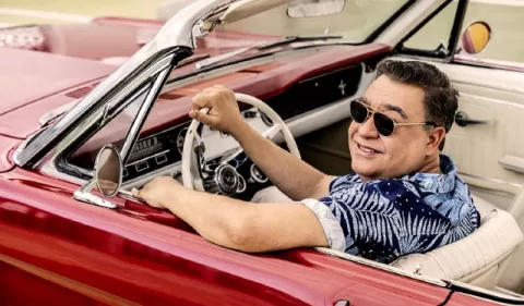 El cantante Eleazar Mora rinde homenaje a Nino Bravo