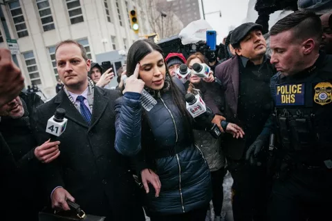 Presidente de México vincula arresto de esposa de 'El Chapo' con exministro García Luna
