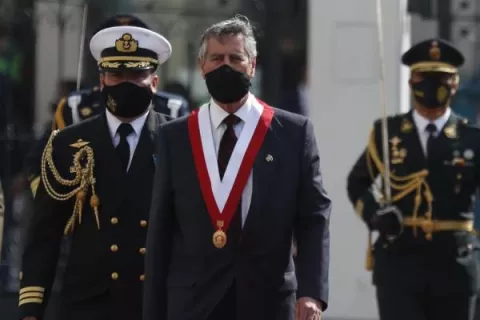 El presidente de Perú será el primero en vacunarse contra la covid-19