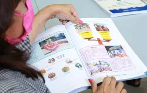 ¡Preocupados! Docentes advierten que hay estudiantes que no han recibido las guía impresas del año pasado