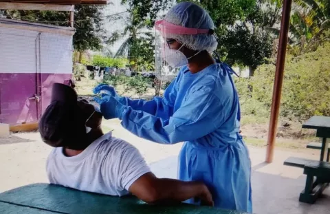 Aplican pruebas de hisopado a jornaleros que trabajan en cañaverales 