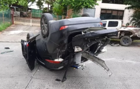 Persecución, vuelco y homicidio a plena luz del día en Hato Pintado 