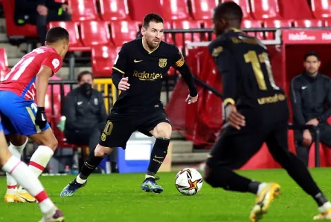 Koeman destaca 'el carácter' de su equipo, por el triunfo ante Granada en Copa del Rey