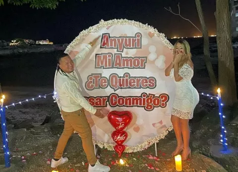 Mario Iván y su pareja, Anyuri Martínez, se comprometieron