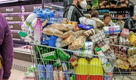  Medidas: Lavar los envases de alimentos en casa luego de hacer las compras