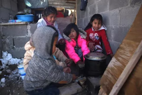 Una helada deja 5 muertos, miles de afectados y apagones en norte de México