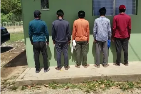 Detienen a dos personas en el Espavé de Chepo que trasladaban a cinco extranjeros irregulares de Nepal
