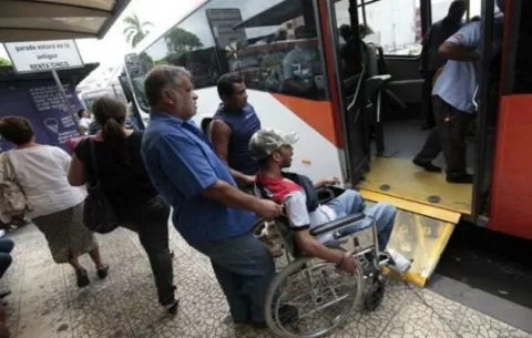Mañana viernes se iniciará con el proceso de vacunación a las personas con discapacidad mayores de 16 años