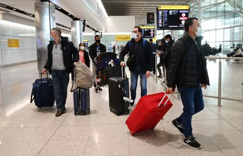 Reino Unido exigirá a los viajeros dos pruebas de covid-19 durante la cuarentena