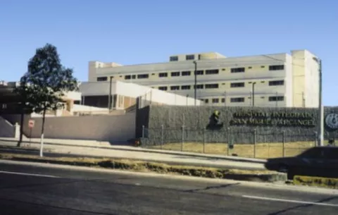 Médicos del Hospital San Miguel Arcángel se mantienen en paro
