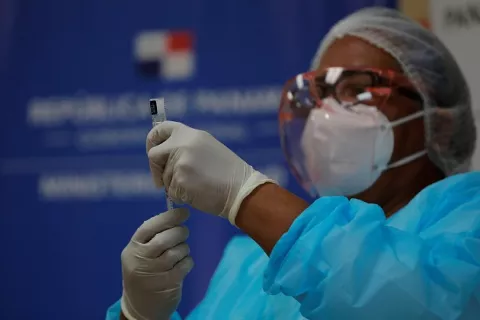 [VIDEO] Anuncian que personal de salud en Panamá ya está protegido e inmunizado contra la covid-19