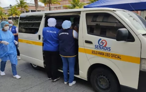 Senadis tiene inscritas a 900 personas para ser vacunadas en Panamá Oeste