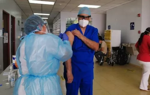 El 57% del personal sanitario de Panamá Oeste tiene la primera dosis de la vacuna contra la covid-19