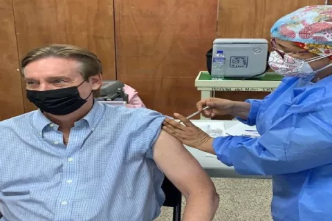 Minsa identifica doce casos de reacciones entre los vacunados contra la covid-19