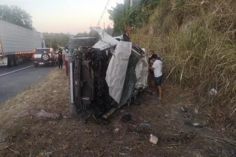 Conductor muere al estrellar su auto contra un árbol en El Higo de San Carlos 