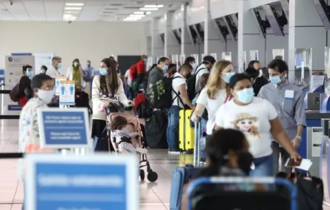 En el Aeropuerto Internacional de Tocumen se han detectado 1,106  pasajeros positivos de covid-19 hasta marzo