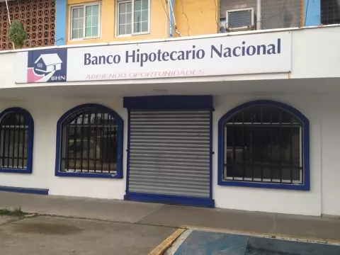 Cobros del Banco Hipotecario Nacional en Colón, afectados por documentación incompleta de cuentahabientes 