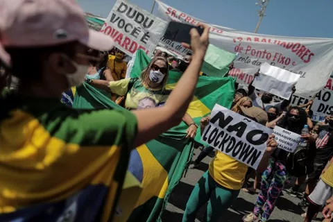 A la caza de las 'fiestas de la muerte’' en Brasil en el auge de la pandemia