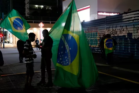 Brasil registra nuevo récord diario con 1,641 muertes por covid-19