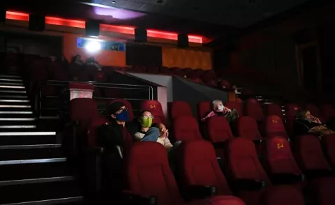 Reabren los cines de Nueva York con varias medidas de seguridad